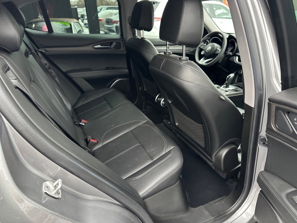 Used 2021 Alfa Romeo Stelvio Ti image 15