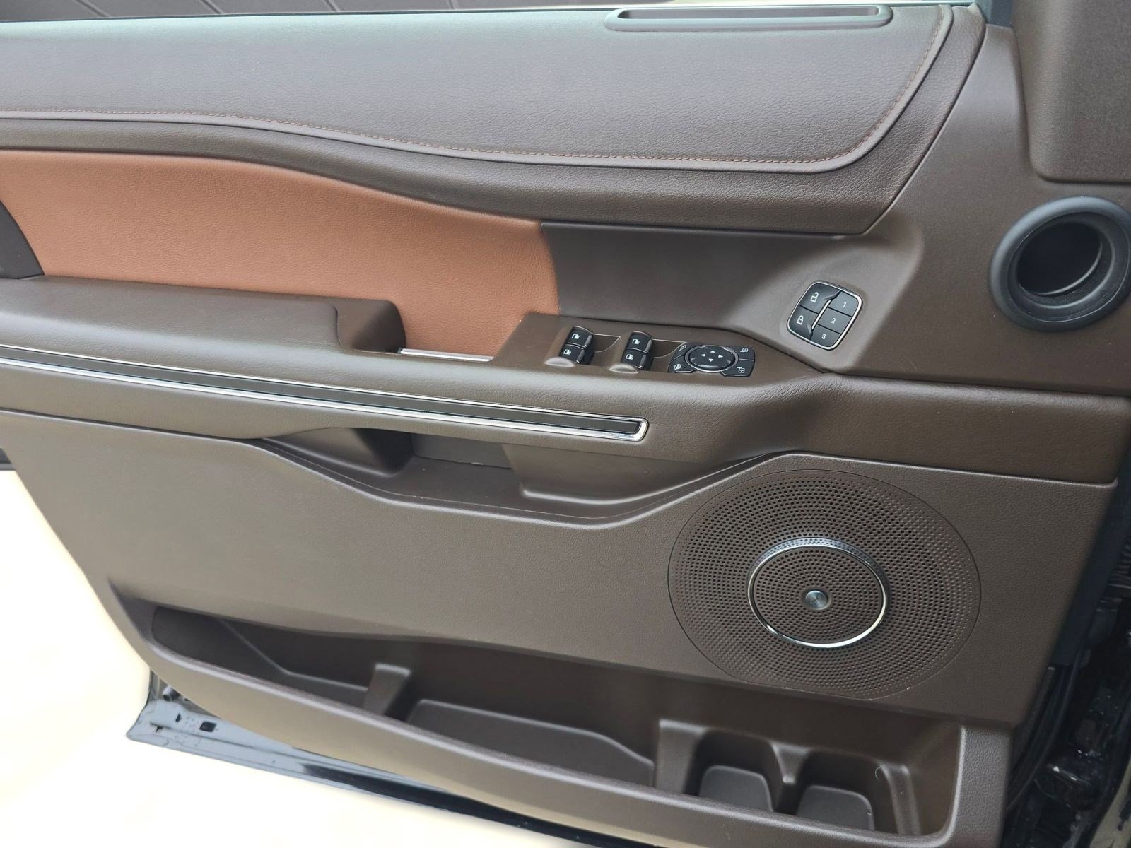 Used 2022 Ford Expedition King Ranch image 11