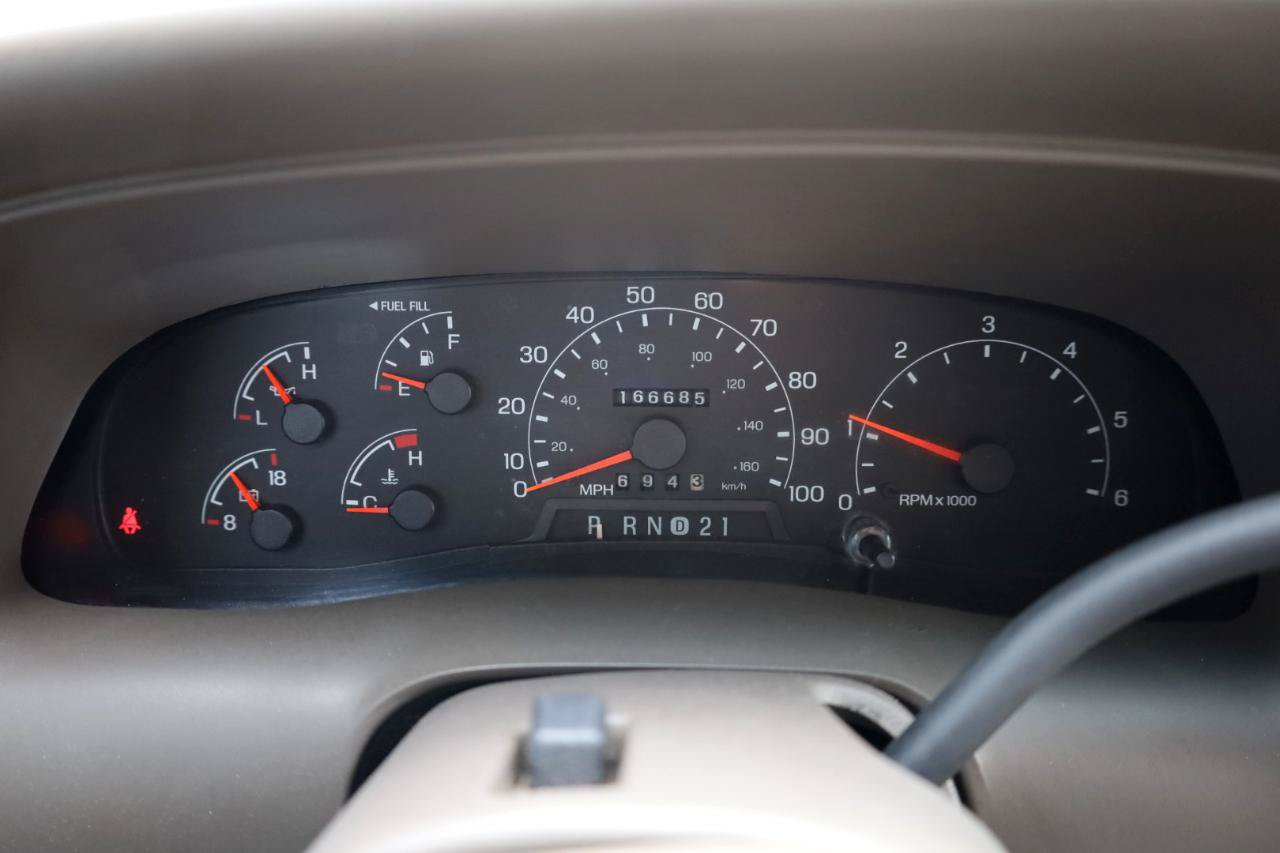 Used 2000 Ford Excursion XLT AWD/4WD image 9