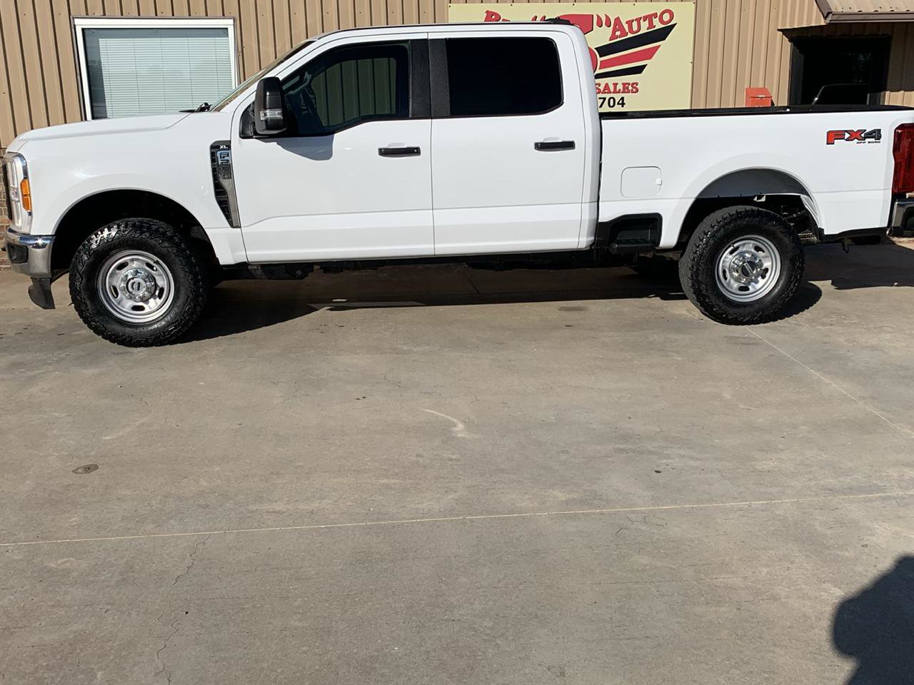 Used 2023 Ford F250 XL w/ FX4 Off-Road Package AWD/4WD image 5
