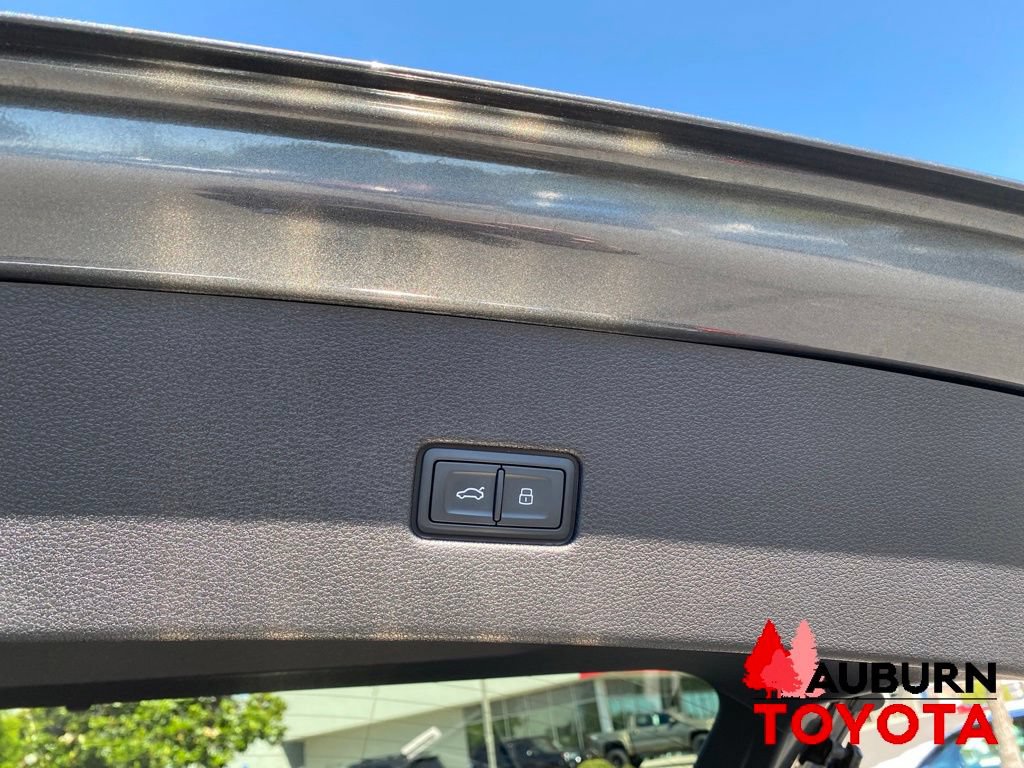 Used 2022 Audi SQ8 Prestige w/ Prestige Package AWD/4WD image 11