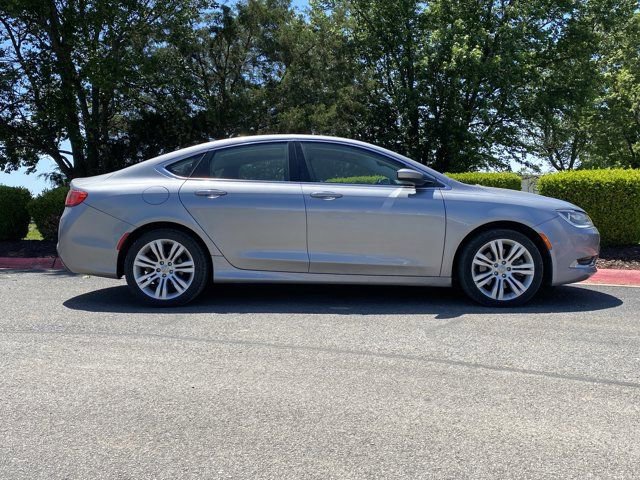 Used 2016 Chrysler 200 Limited w/ Convenience Group FWD image 2