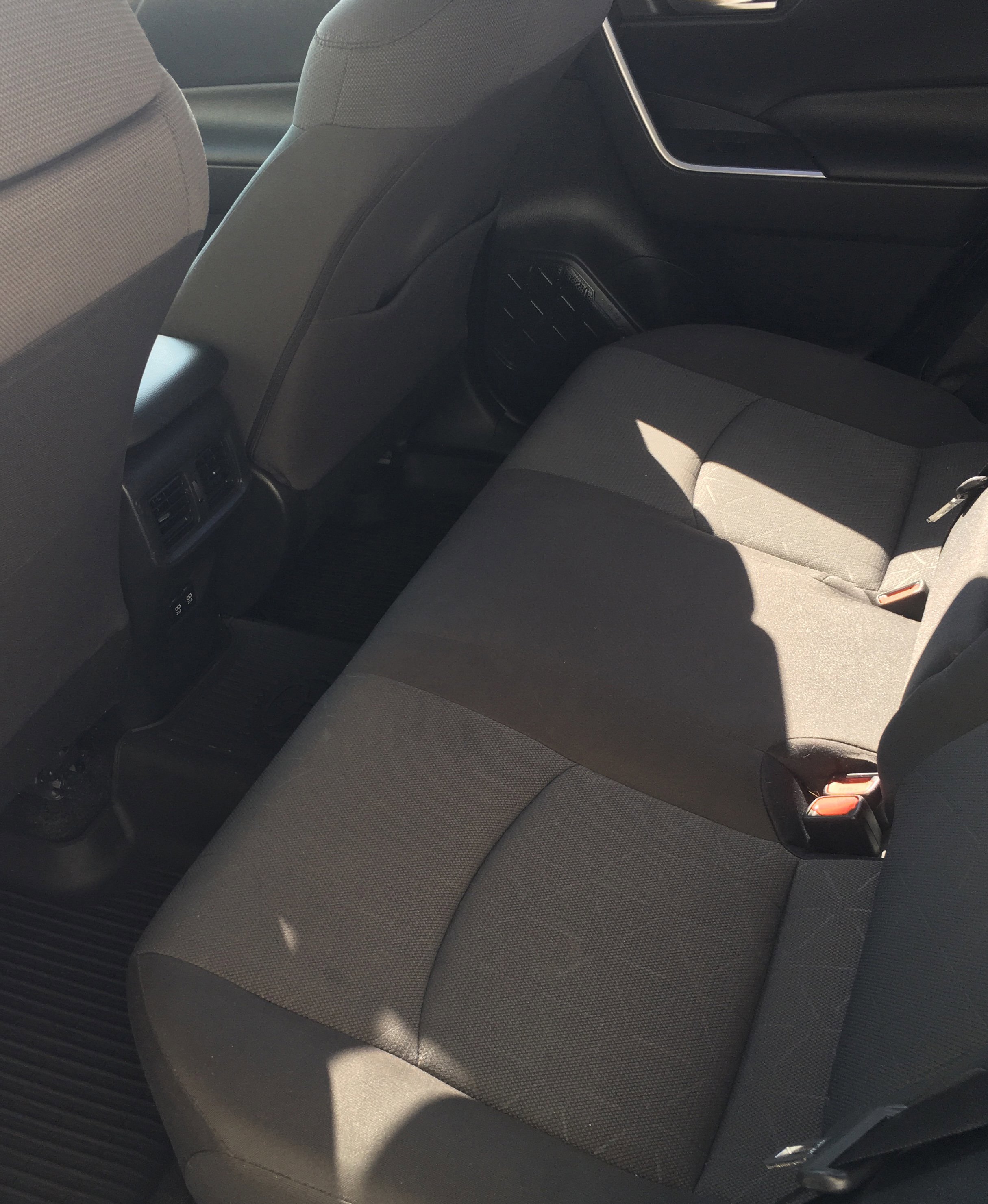 Used 2020 Toyota RAV4 XLE w/ Convenience Package AWD/4WD image 8