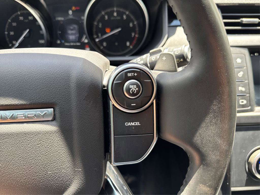Used 2017 Land Rover Discovery SE AWD/4WD image 44