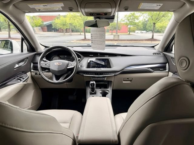 Certified 2022 Cadillac XT4 Luxury w/ Cold Weather Package FWD image 24