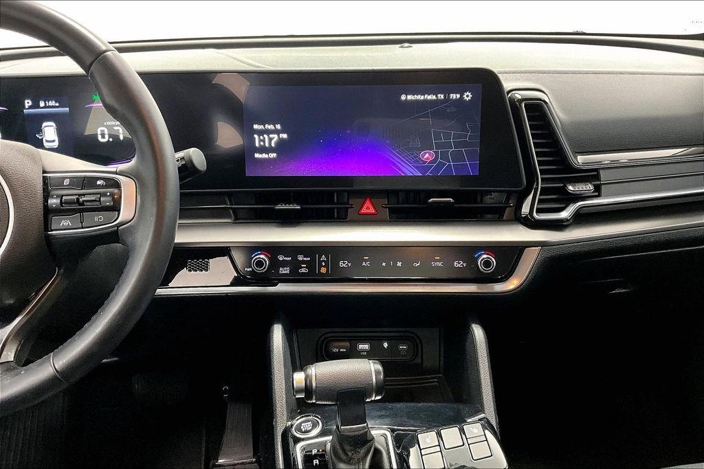 Used 2024 Kia Sportage EX image 8
