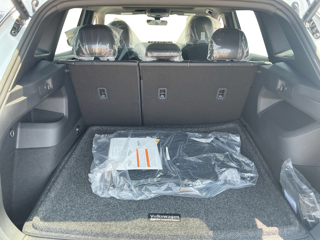 New 2026 Volkswagen Tiguan SE R-Line AWD/4WD image 19