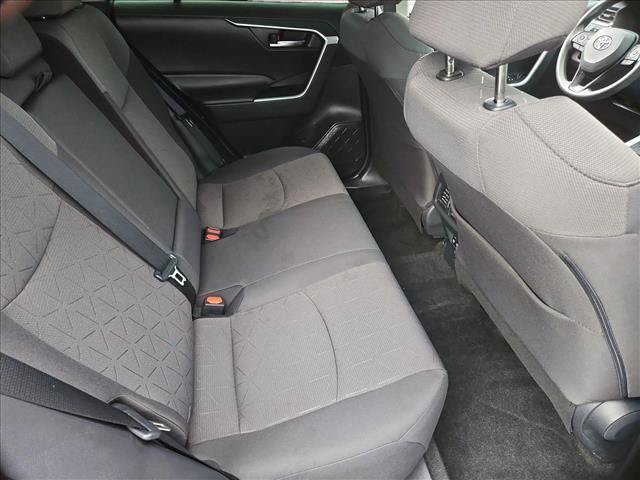 Used 2019 Toyota RAV4 XLE w/ Carpet Mat Package FWD image 25
