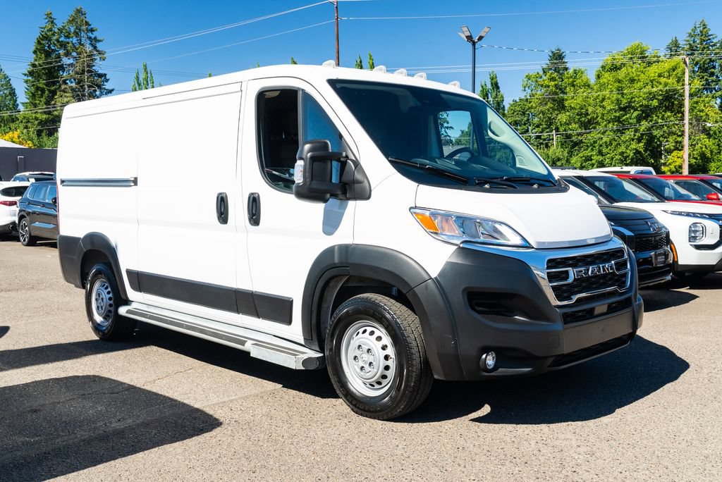 Used 2025 RAM ProMaster 2500 w/ U-Haul Equipment Group FWD image 1