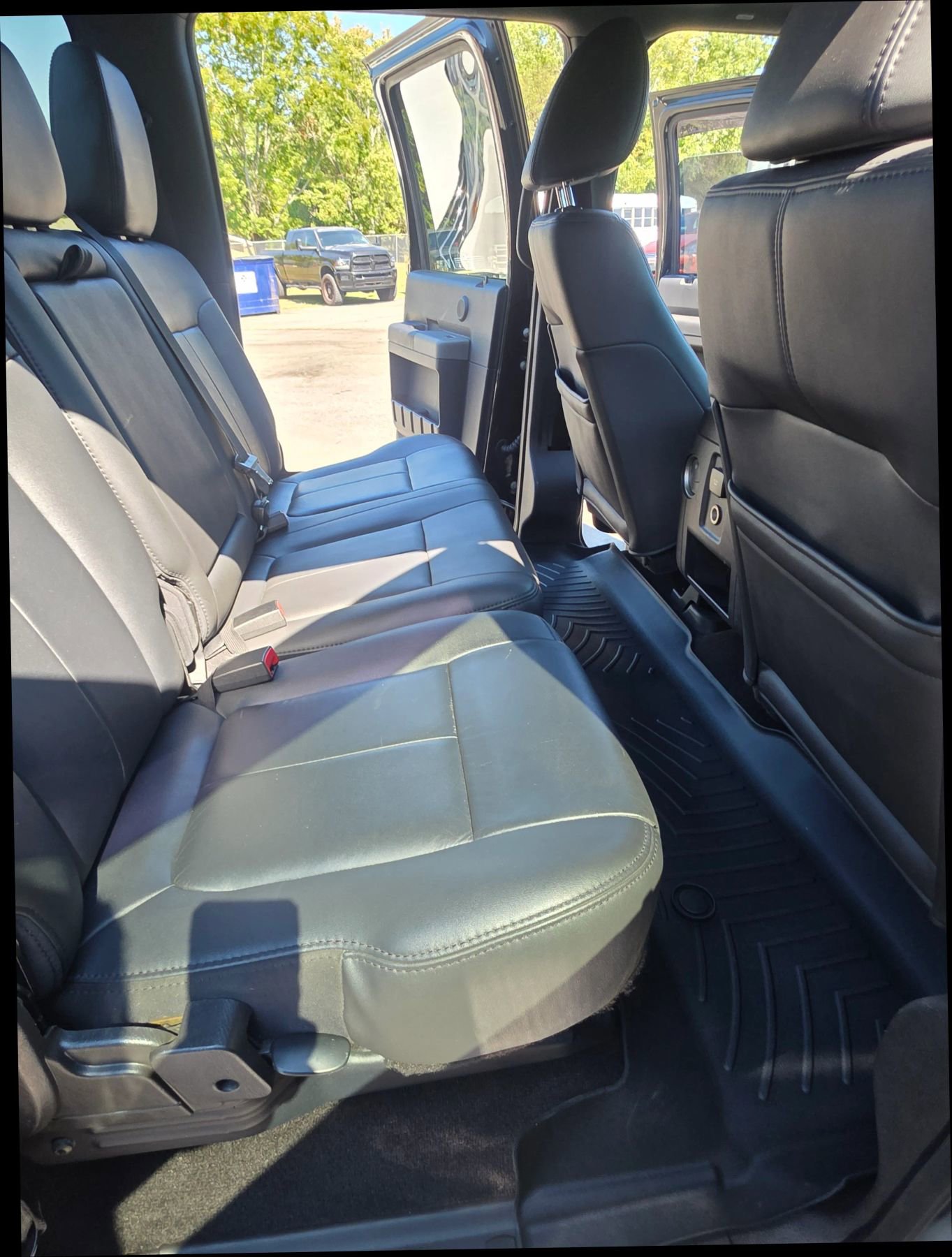 Used 2011 Ford F450 Lariat w/ Lariat Ultimate Pkg image 13