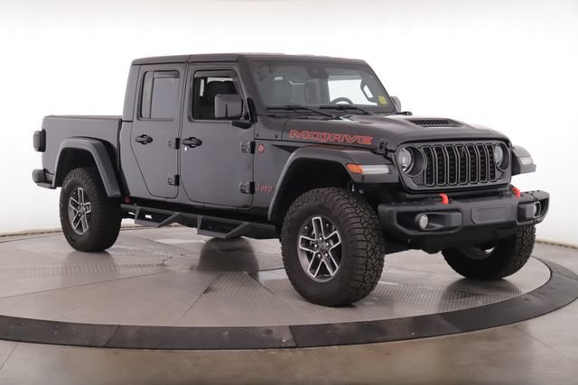 Used 2024 Jeep Gladiator Mojave AWD/4WD image 2