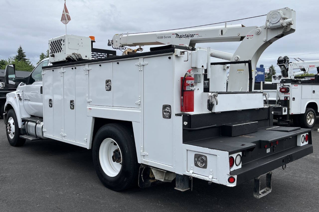 Used 2017 Ford F750 2WD Regular Cab Super Duty image 7