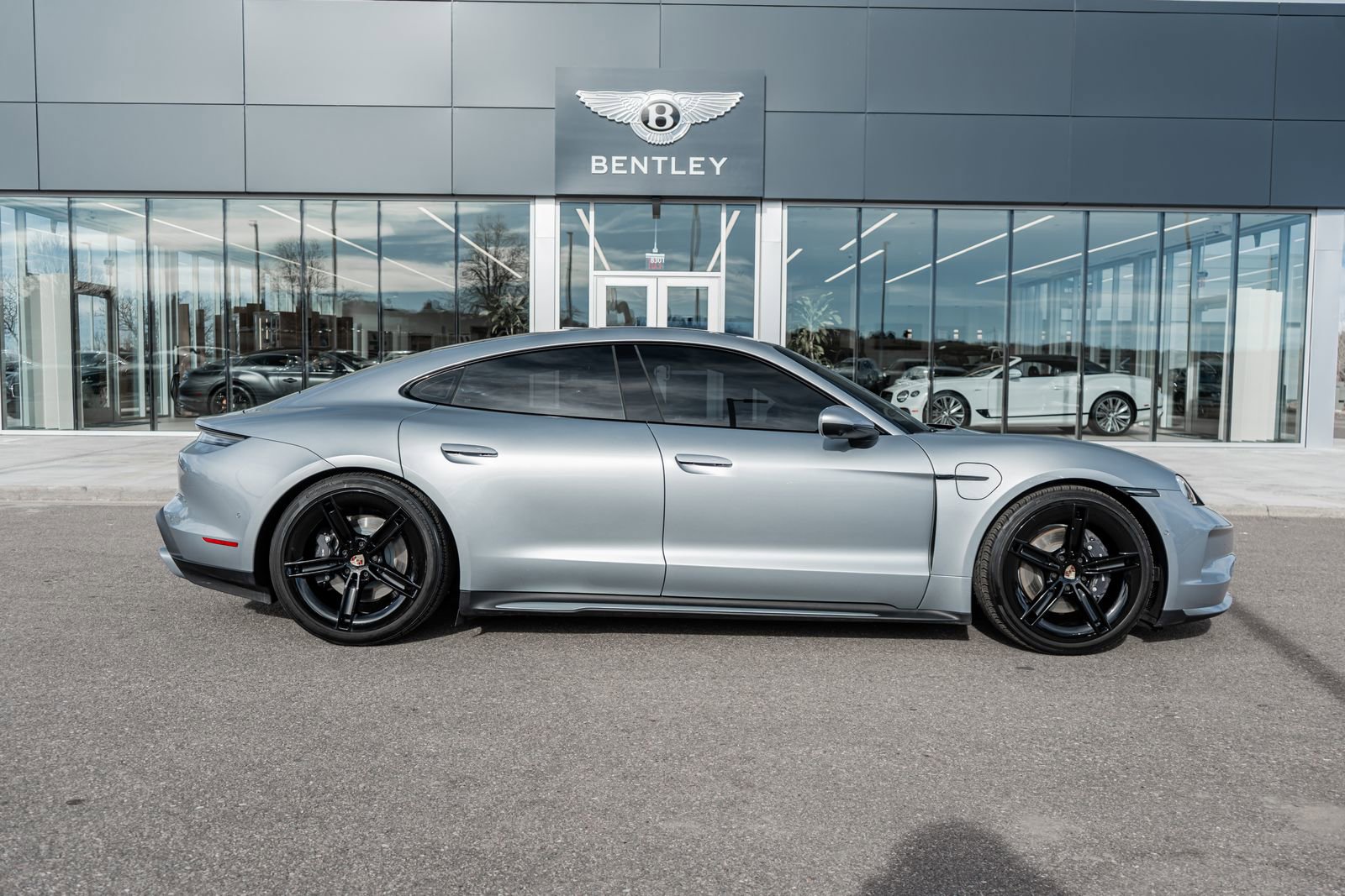 Used 2025 Porsche Taycan image 14