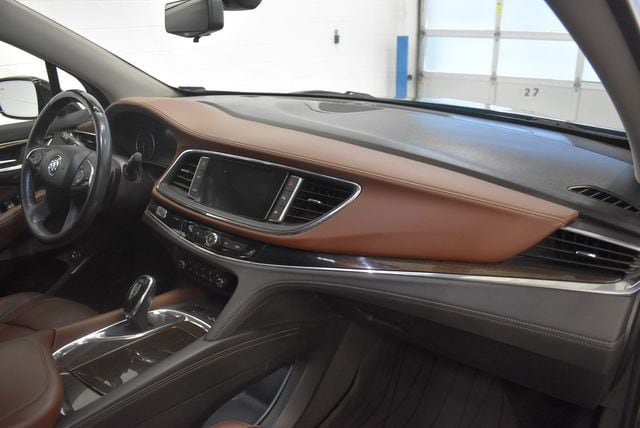 Used 2020 Buick Enclave Avenir w/ Avenir Technology Package AWD/4WD image 18
