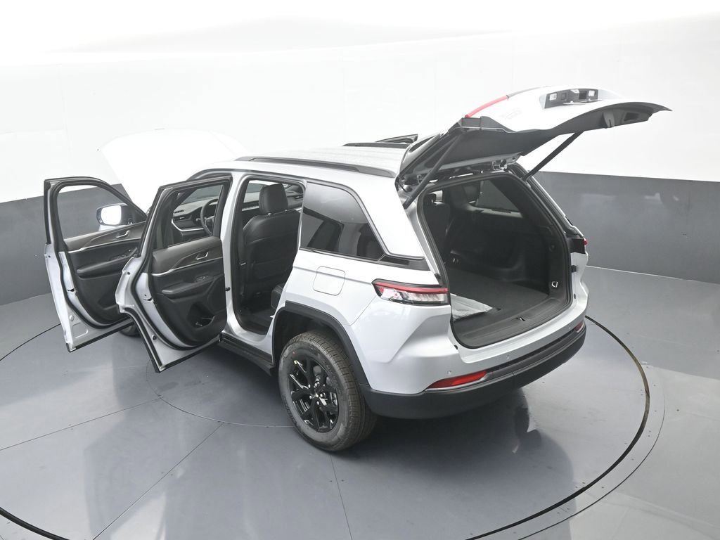 New 2026 Jeep Grand Cherokee Altitude RWD image 50