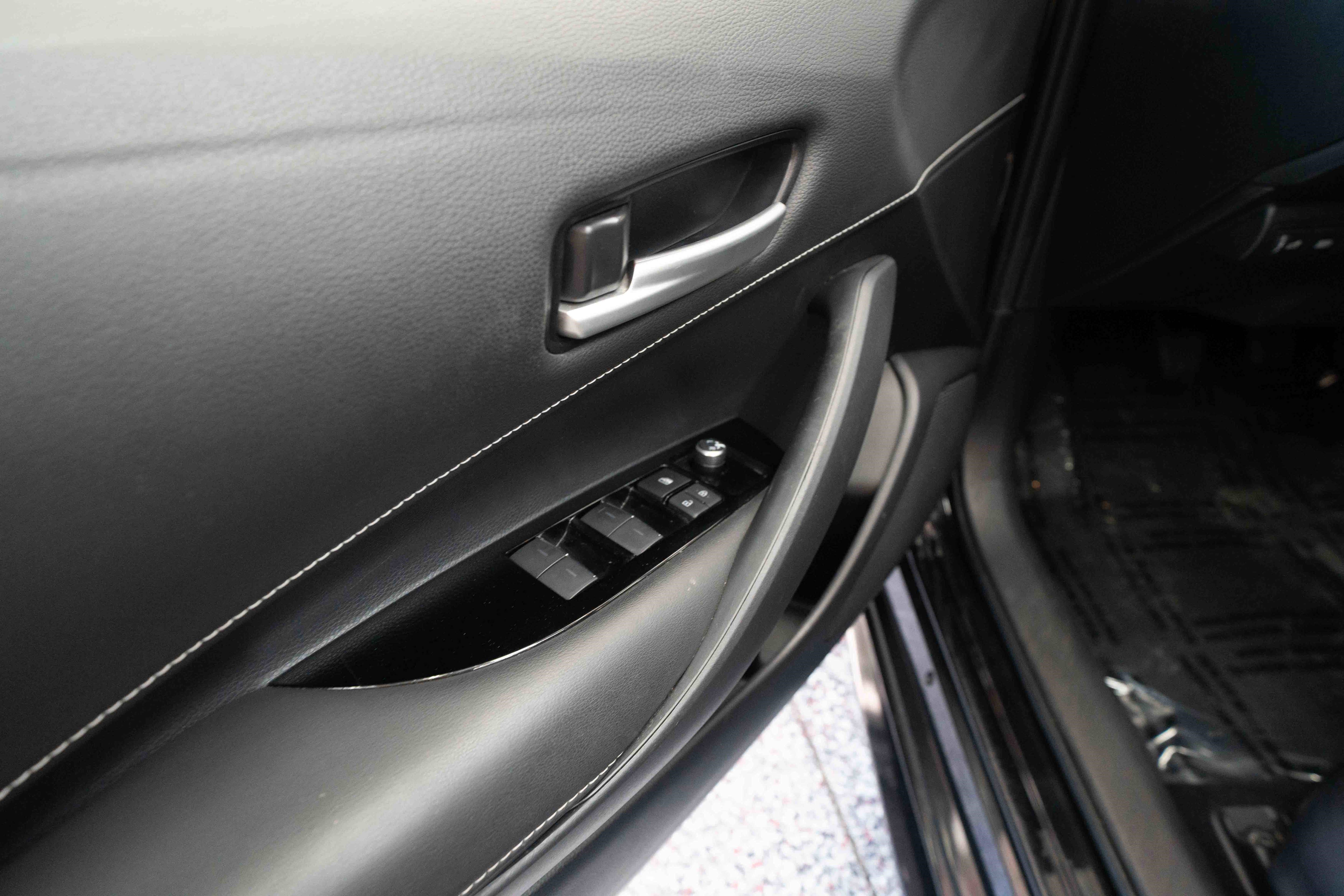 Used 2021 Toyota Corolla SE FWD image 7