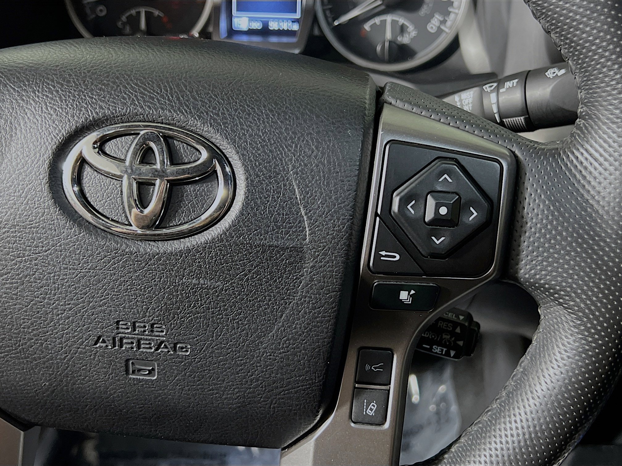 Used 2022 Toyota Tacoma Limited image 19