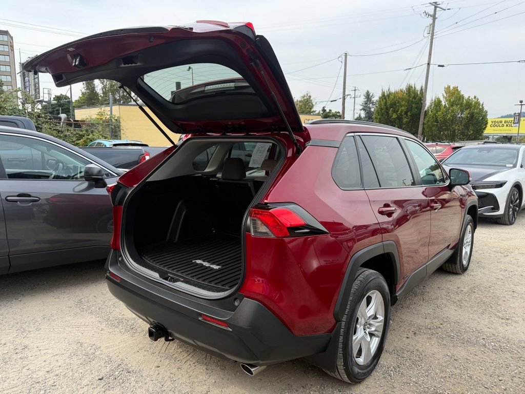 Certified 2021 Toyota RAV4 XLE AWD/4WD image 10