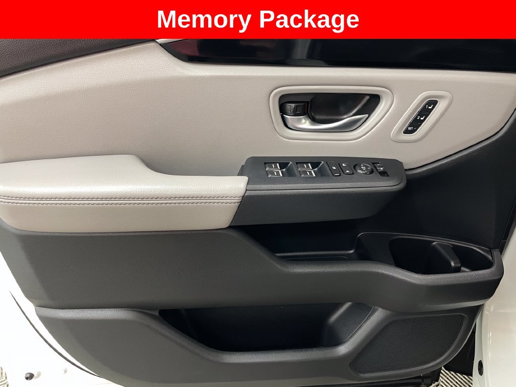 Used 2025 Honda Pilot EX-L image 6