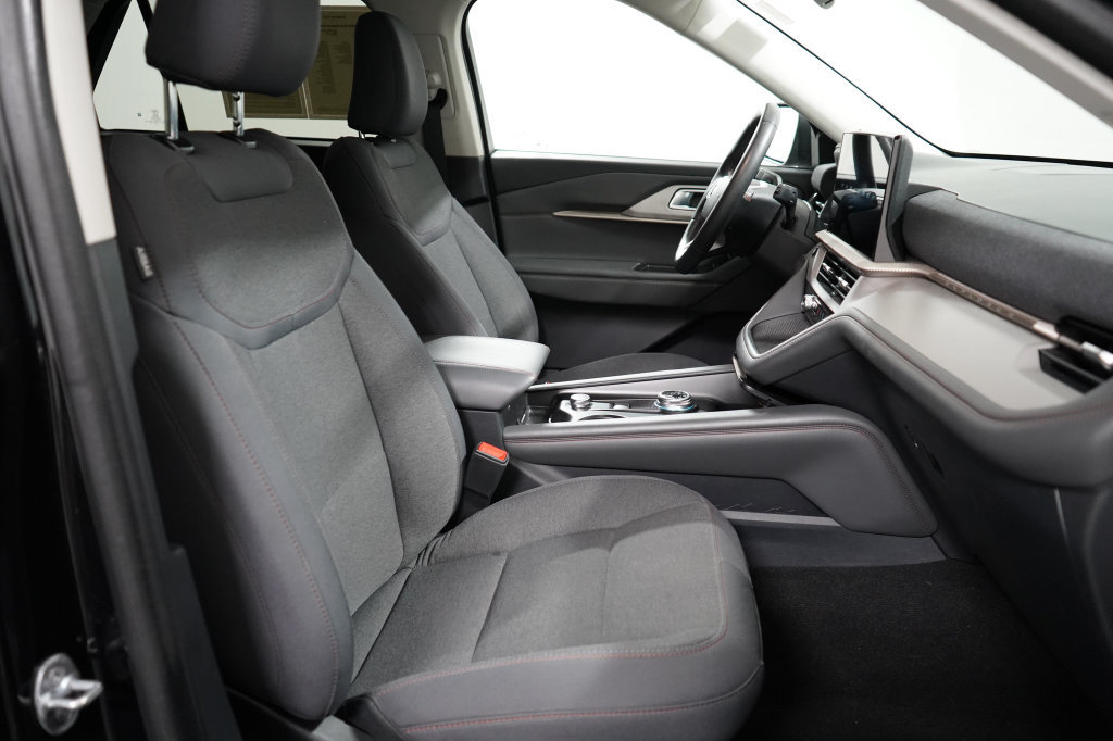 Certified 2025 Ford Explorer Active RWD image 25