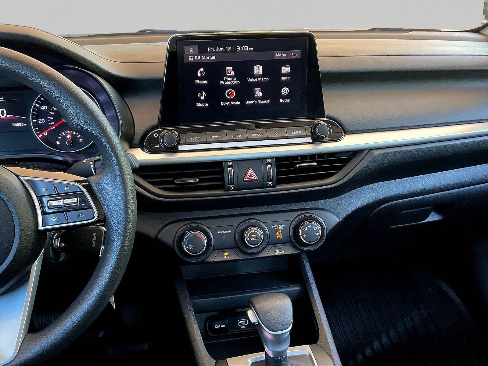 Used 2024 Kia Forte LXS w/ LXS Technology Package FWD image 9