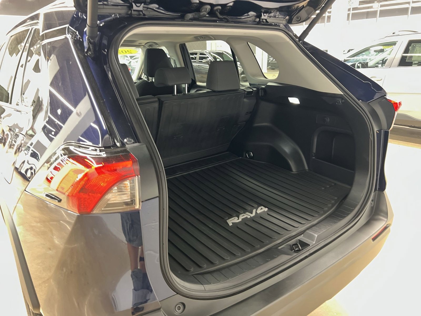 Used 2024 Toyota RAV4 XLE w/ Convenience Package image 23