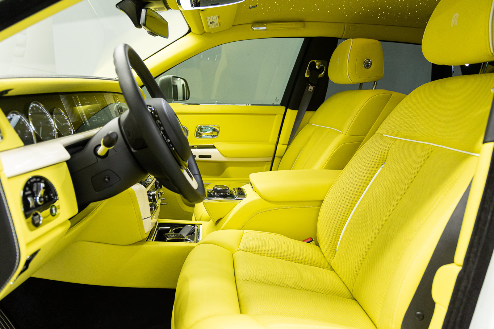 Certified 2024 Rolls-Royce Phantom Sedan w/ The Phantom Package RWD image 30