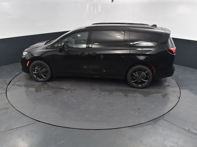 New 2026 Chrysler Pacifica Limited w/ S Appearance Package image 38