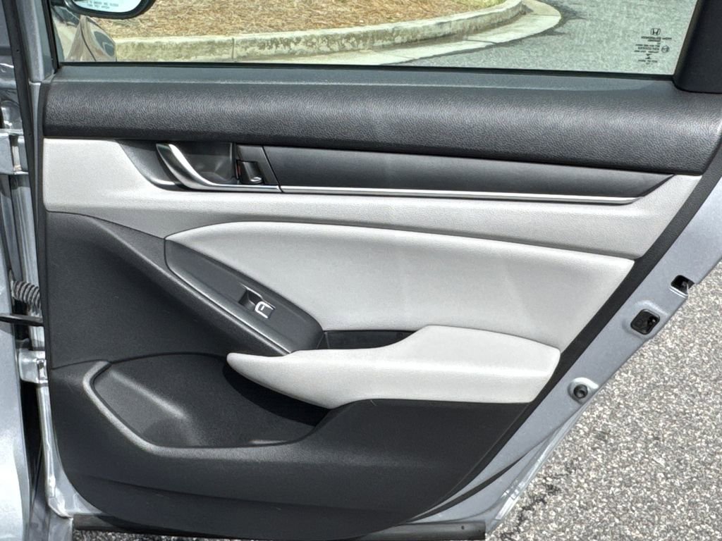 Used 2018 Honda Accord LX image 13