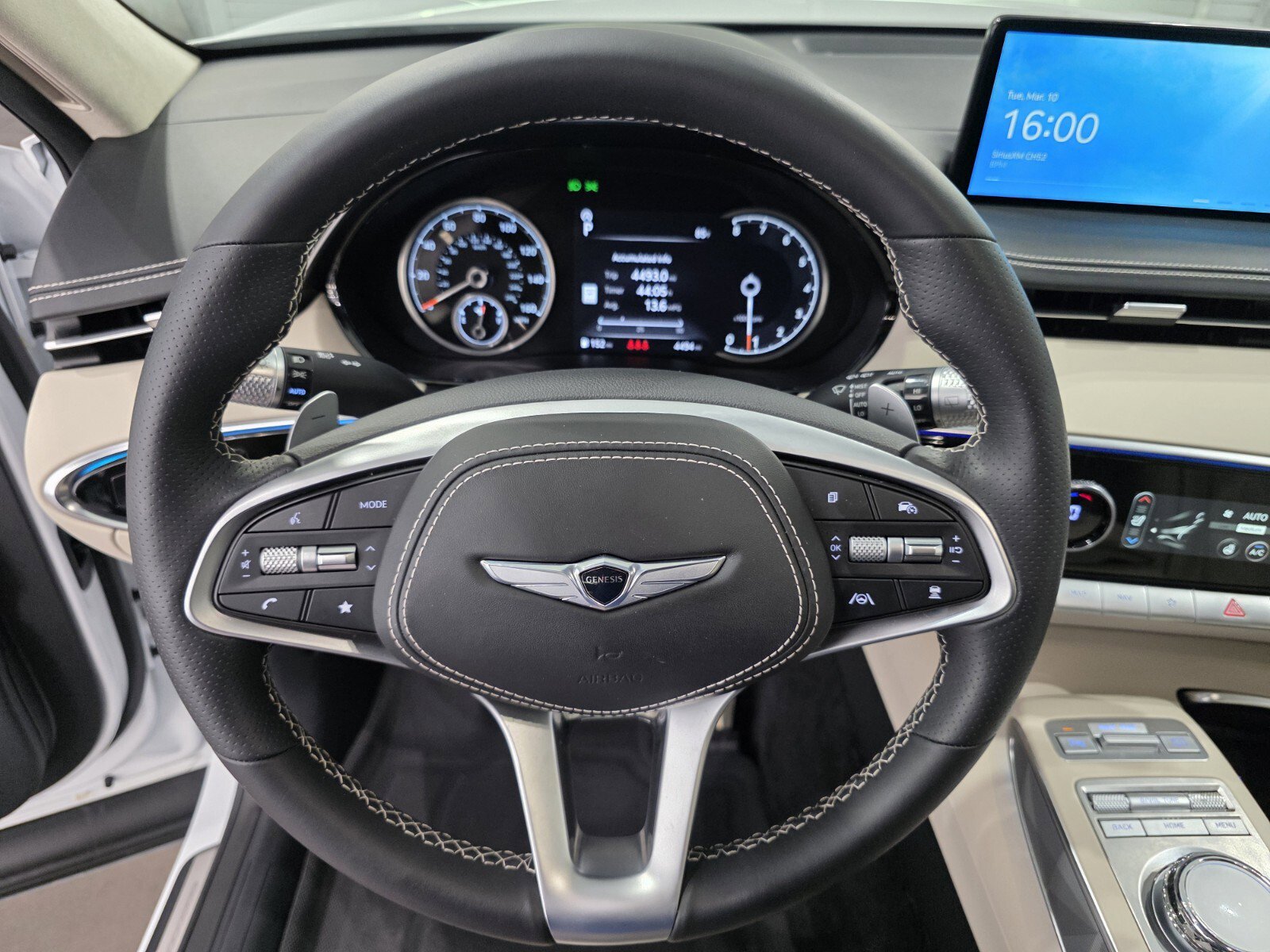 Used 2025 Genesis GV70 3.5T Sport w/ Sport Advanced Package image 14