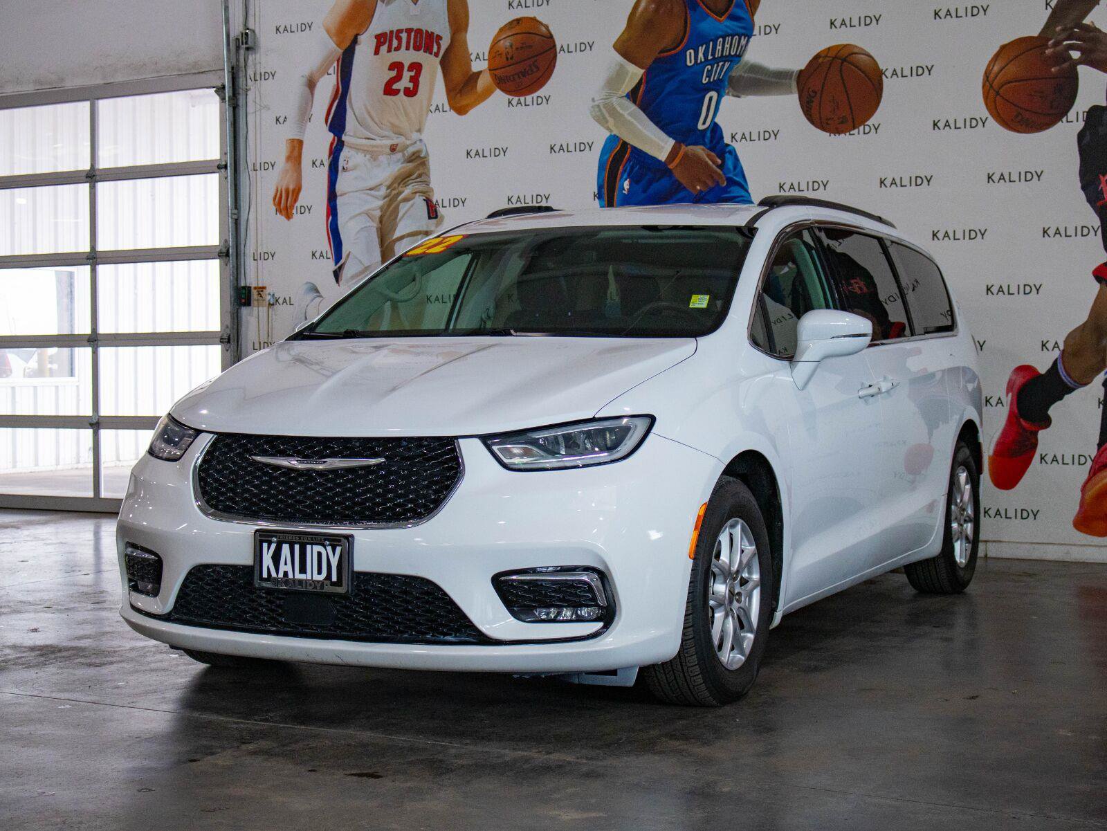 Used 2022 Chrysler Pacifica Touring-L FWD image 20