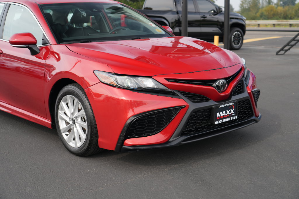 Used 2023 Toyota Camry SE FWD image 6