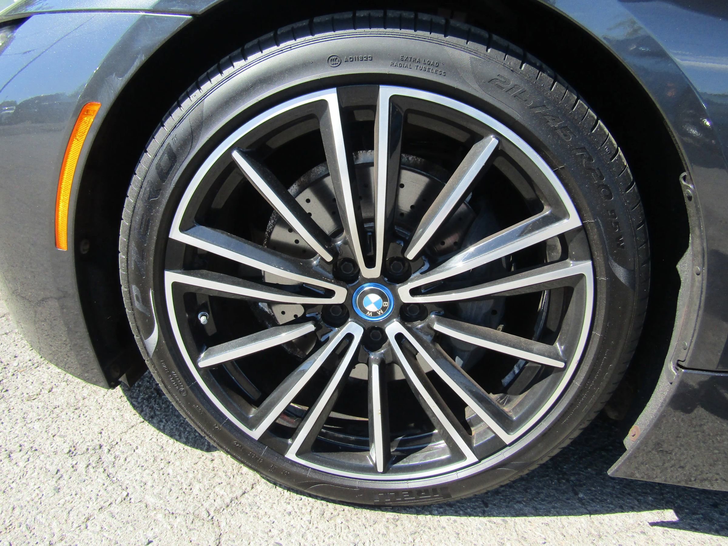 Used 2019 BMW i8 Coupe AWD/4WD image 45
