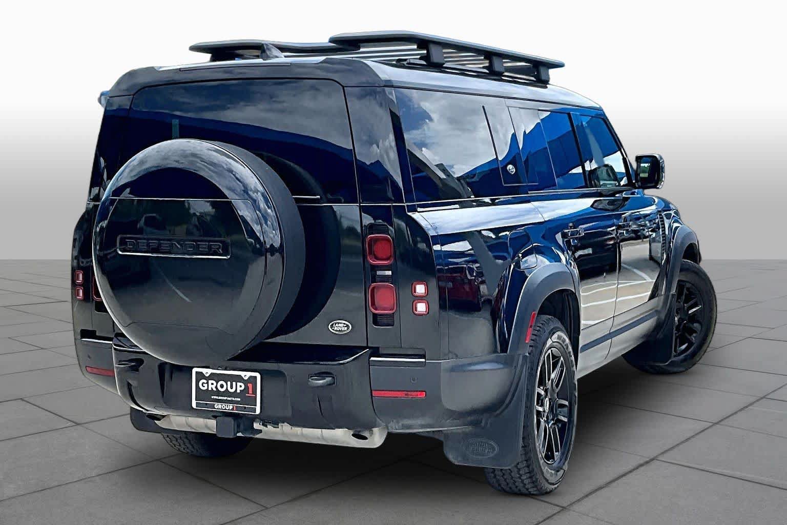 Used 2023 Land Rover Defender 130 SE AWD/4WD image 13