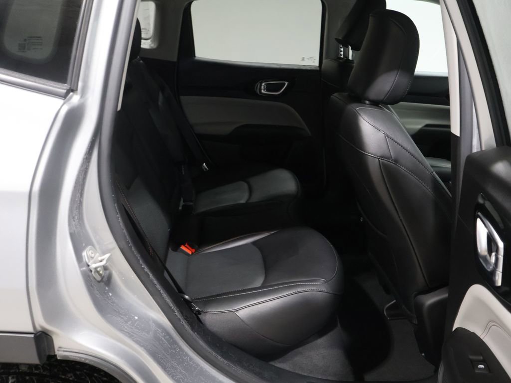 Used 2022 Jeep Compass Limited image 19