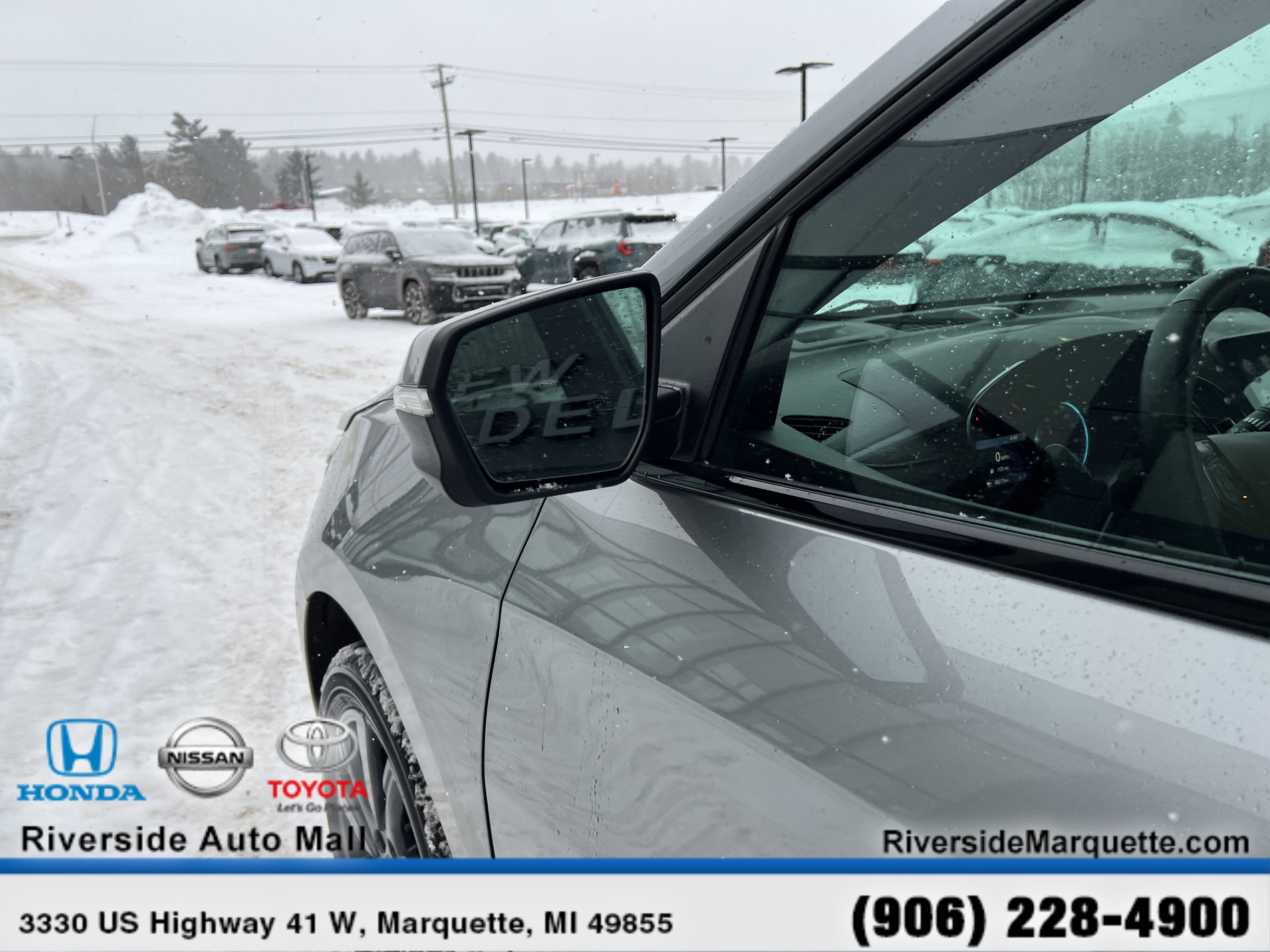 Used 2024 Chevrolet Equinox RS w/ RS Leather Package image 5