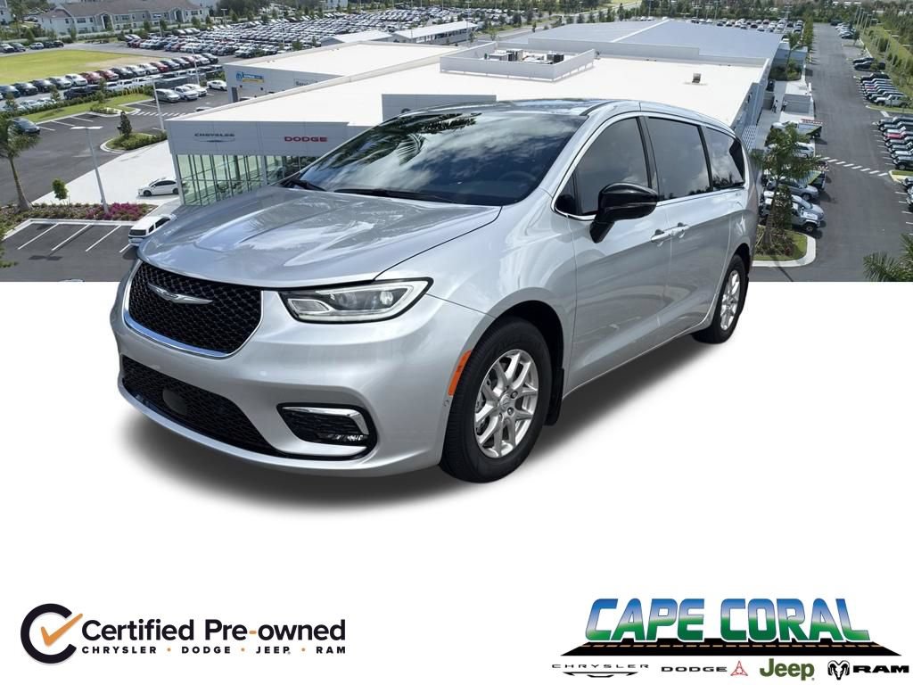 Used 2026 Chrysler Pacifica Select FWD image 1