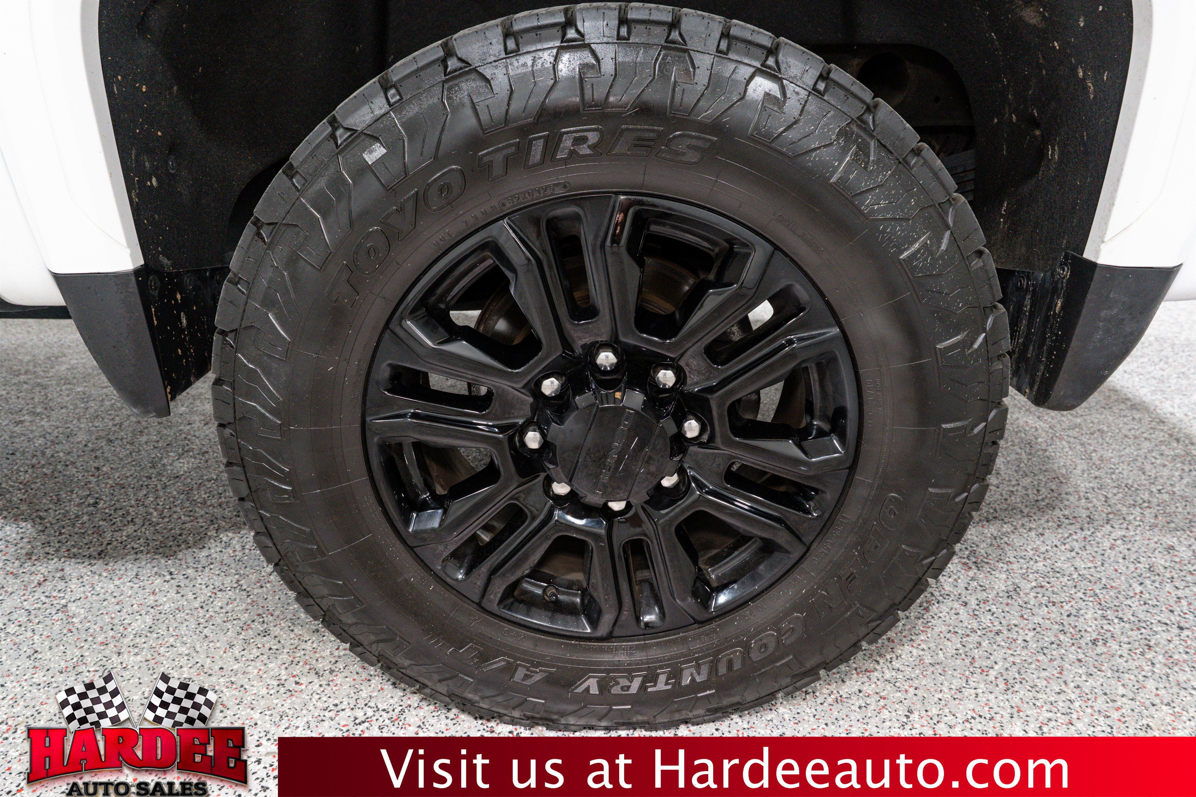 Used 2024 GMC Sierra 2500 AT4 image 10