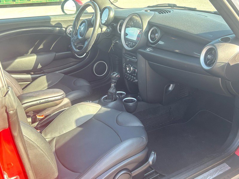 Used 2015 MINI Cooper S image 19