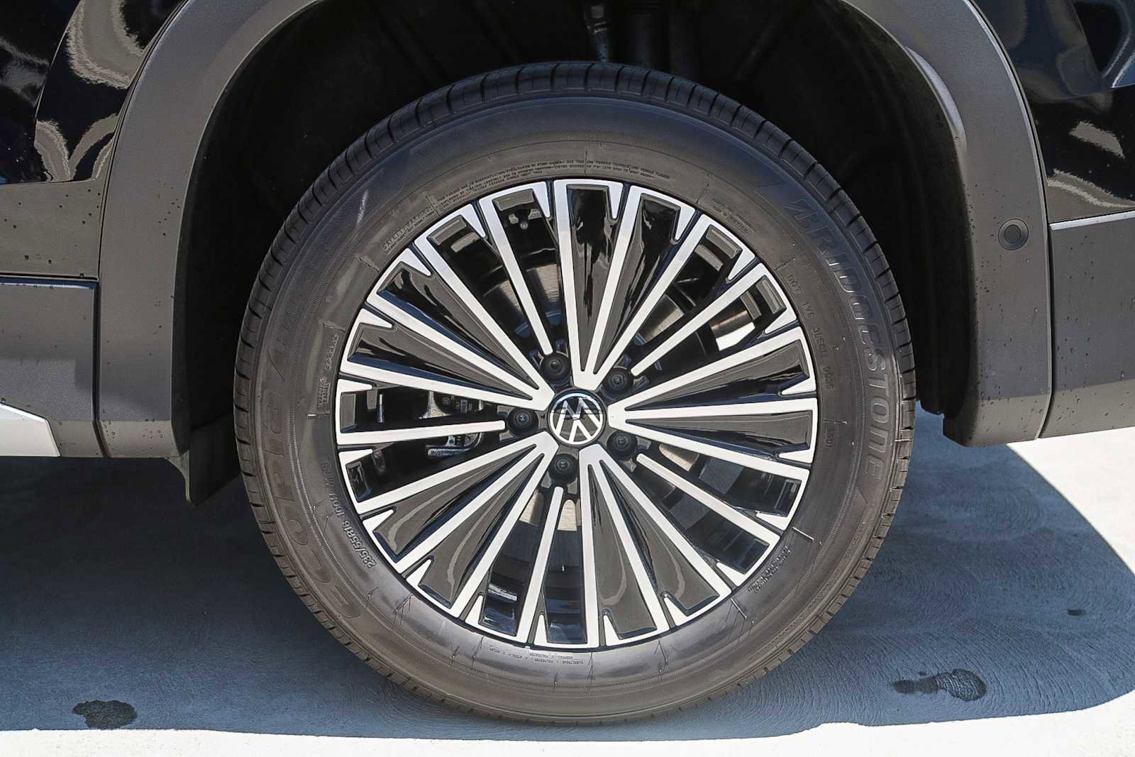New 2025 Volkswagen Tiguan S w/ 18" Wheel Package image 10