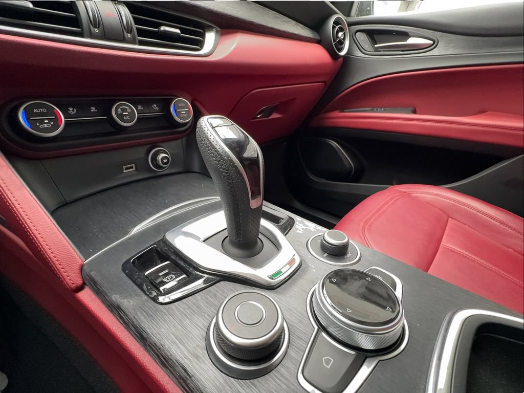 Used 2021 Alfa Romeo Stelvio Sprint w/ Nero Edizione RWD image 49