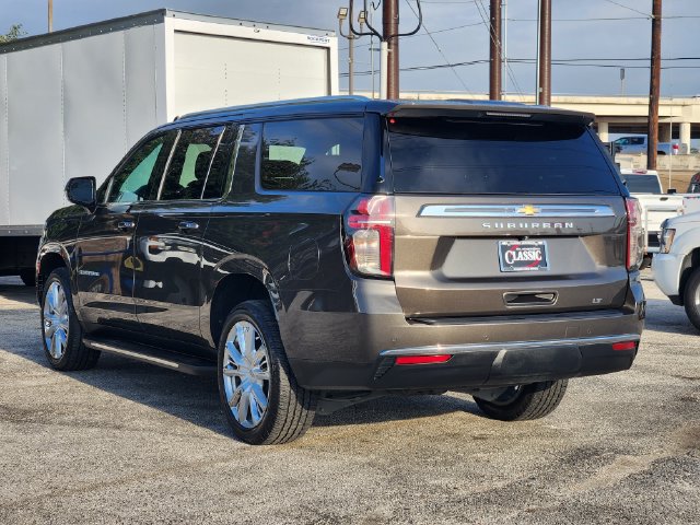 Used 2021 Chevrolet Suburban LT RWD image 5