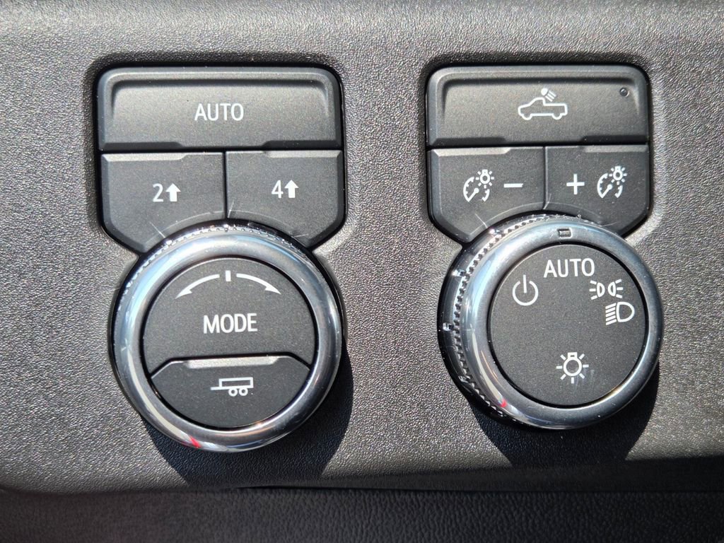 New 2026 GMC Sierra 1500 SLE image 24