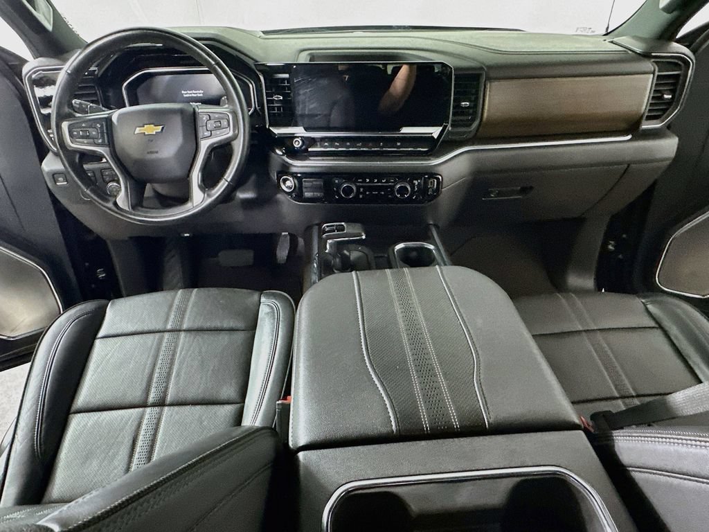 Used 2024 Chevrolet Silverado 1500 High Country AWD/4WD image 16