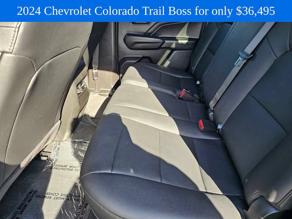 Used 2024 Chevrolet Colorado Trail Boss w/ Advanced Trailering Package AWD/4WD image 18