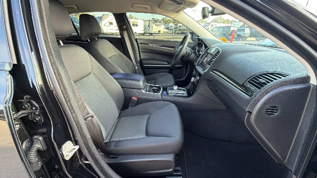 Used 2023 Chrysler 300 Touring w/ Sport Appearance Package RWD image 30