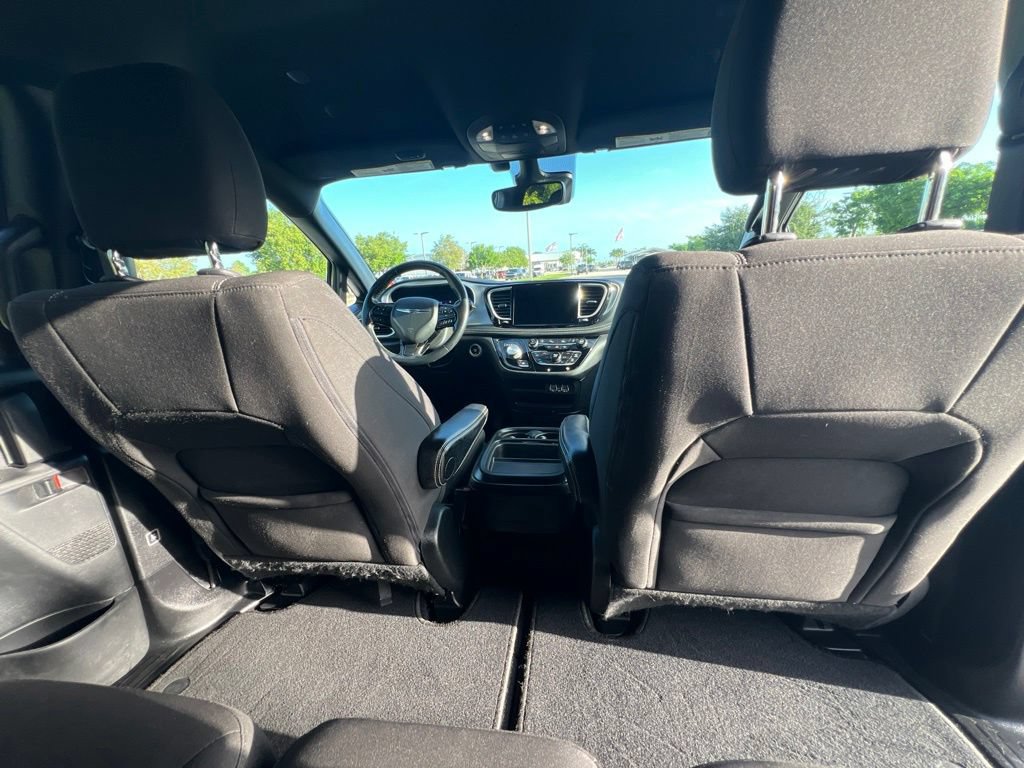 Used 2021 Chrysler Pacifica Touring w/ S Appearance Package FWD image 21