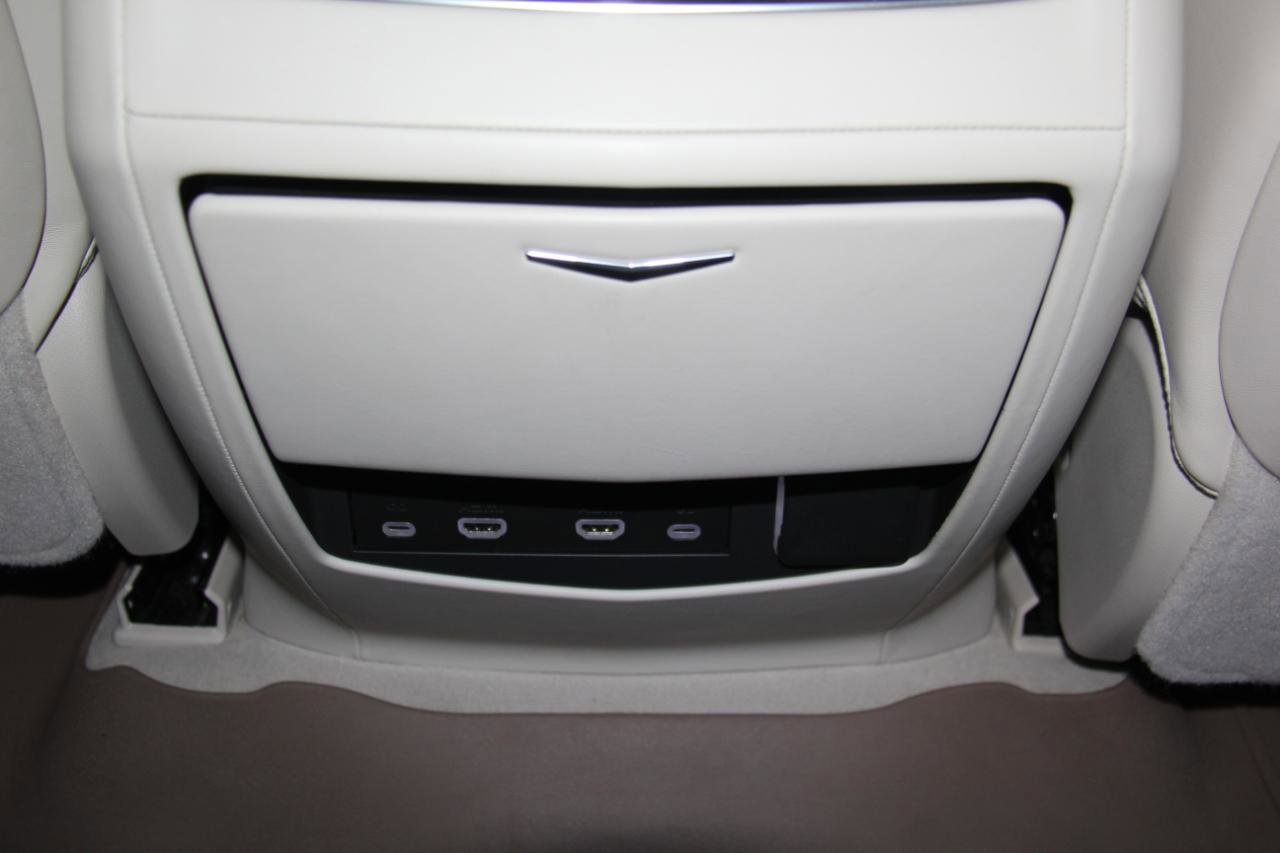 Used 2023 Cadillac Escalade ESV Sport Platinum AWD/4WD image 34
