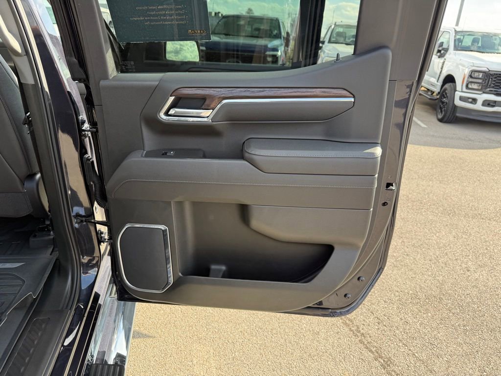 Used 2025 GMC Sierra 1500 SLT w/ SLT Premium Plus Package image 24