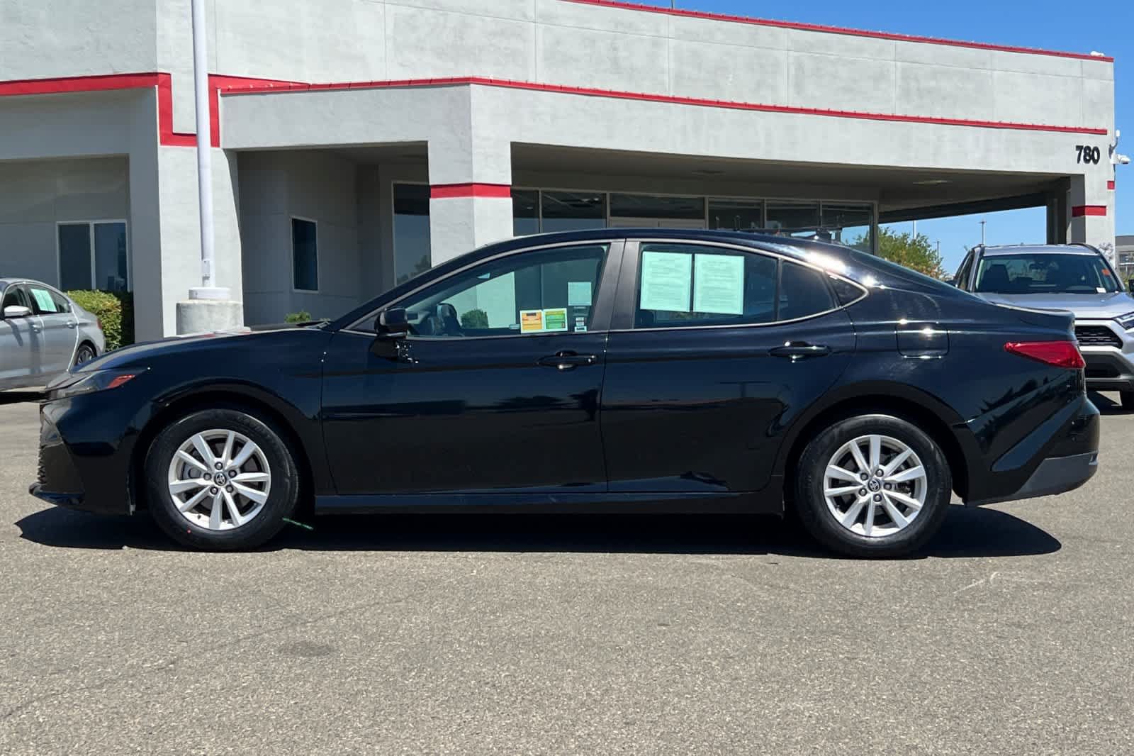Used 2025 Toyota Camry LE FWD image 9